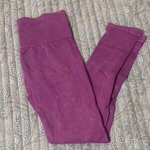 High-Waisted Leggings (magenta)
